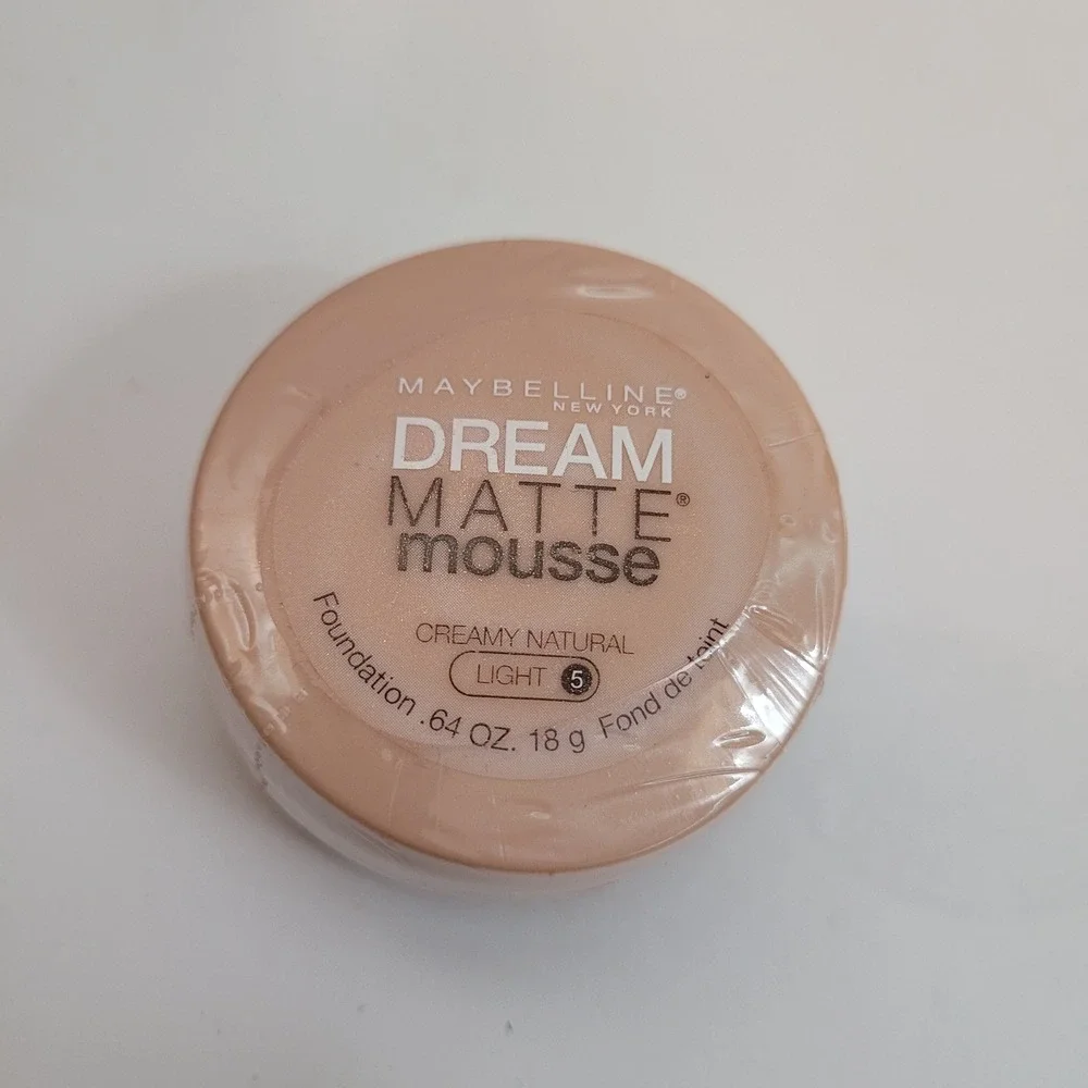 Maybelline Dream Matte Mousse Foundation Creamy Natural Light 5 .64oz New Sealed